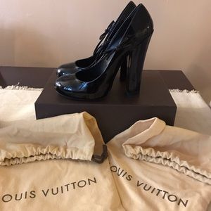 Louis Vuitton Black Suede Mary Jane Peep Toe Pumps Size 9.5/40 - Yoogi's  Closet